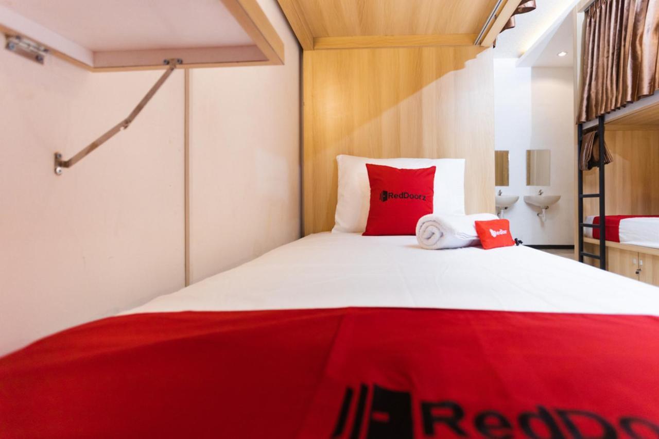 Reddoorz Hostel @ Malang City Center 2 Eksteriør billede